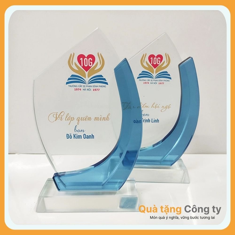 Cúp vinh danh và kỷ niệm chương pha lê in khắc logo tinh xảo